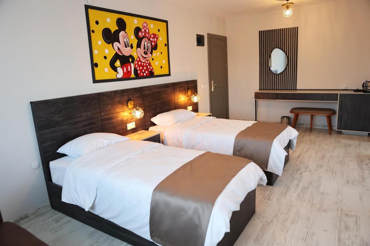 Sar-Per Hotel أديرني المظهر الخارجي الصورة