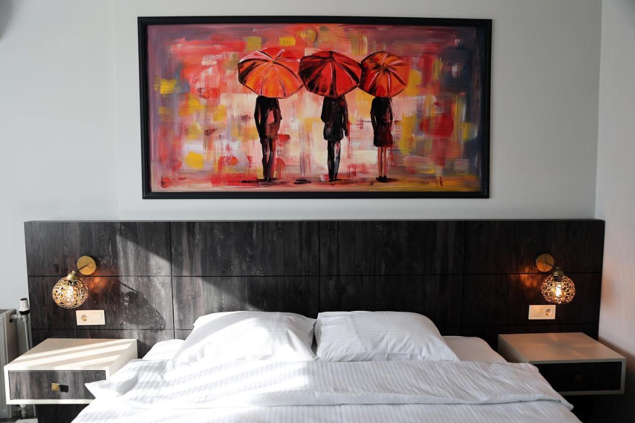 Sar-Per Hotel أديرني المظهر الخارجي الصورة