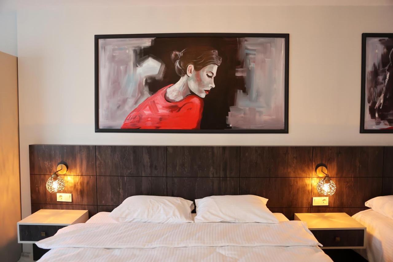 Sar-Per Hotel أديرني المظهر الخارجي الصورة